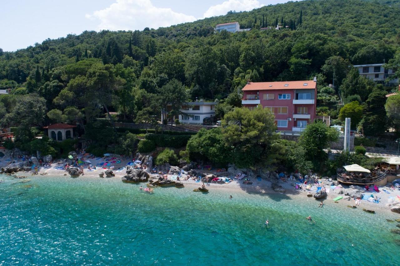Beachfront Apartment Rosa Del Mar Jardin Мощеничка-Драга Экстерьер фото